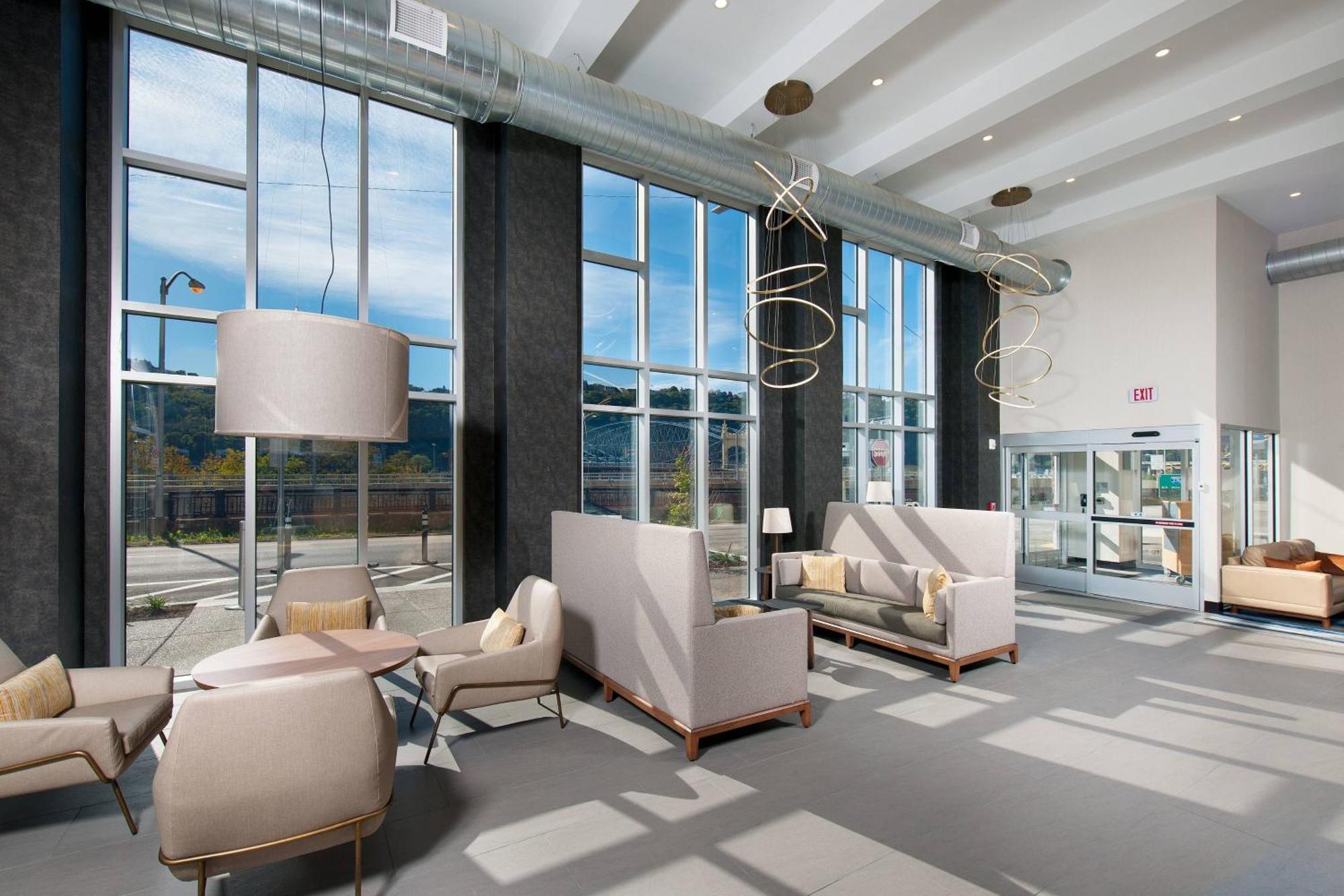 Отель Fairfield By Marriott Pittsburgh Downtown Экстерьер фото